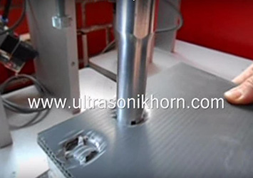 PP Oluklu Levhadan Plastik Koli ve Kasa Ultrasonik Kaynak Makinası